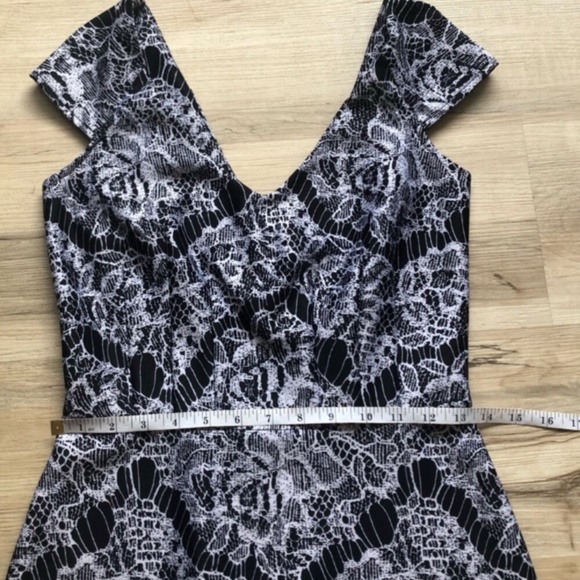 Floral Neiman Marcus Blue and White Sheath Midi Dress - Picture 6 of 8